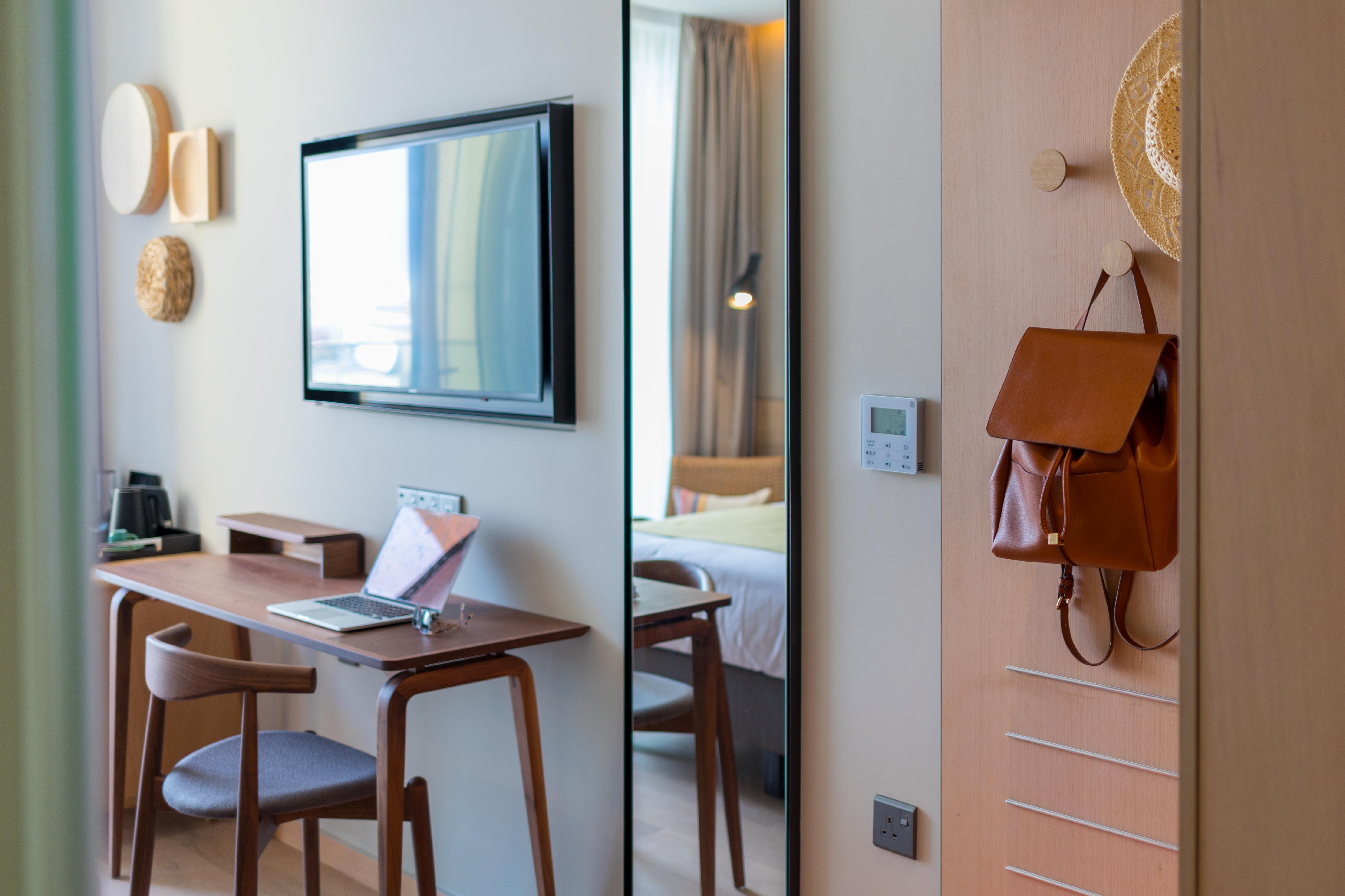 Hotel Indigo Larnaca By Ihg-Adults Only מראה חיצוני תמונה